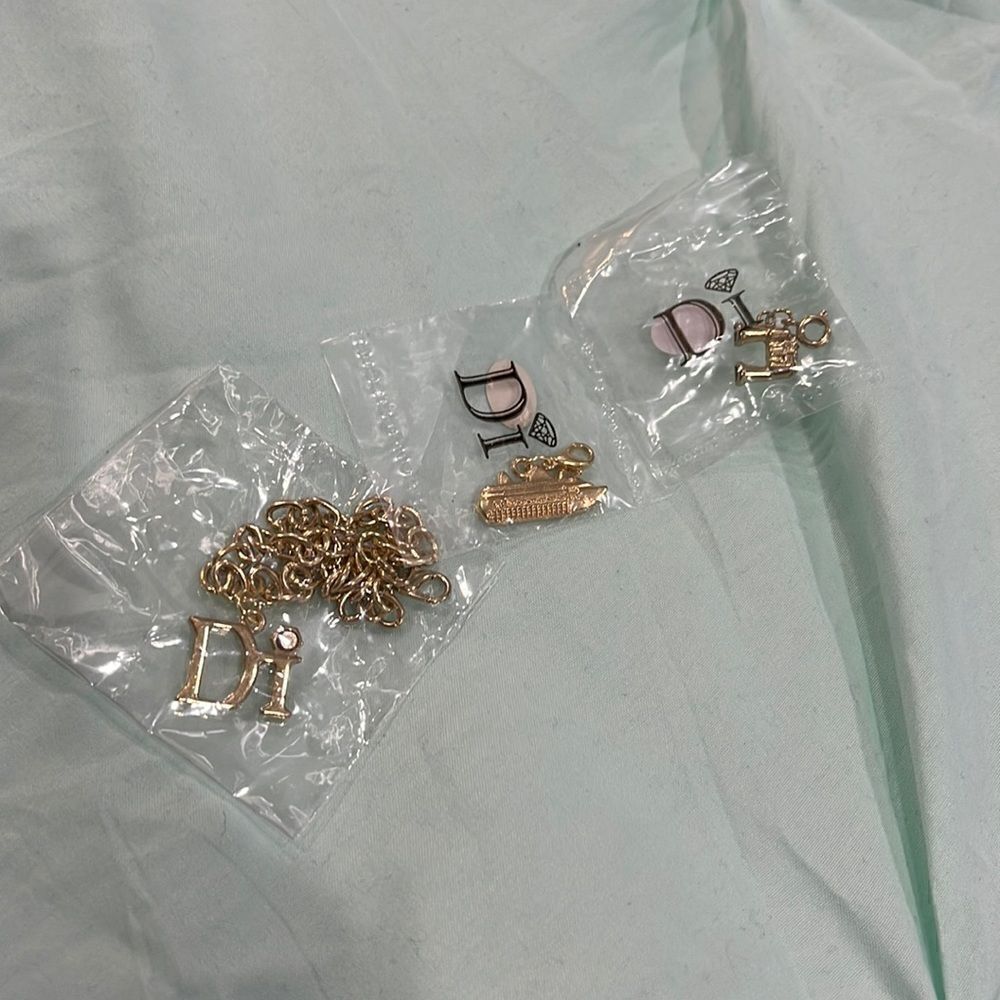 Costume jewelry 